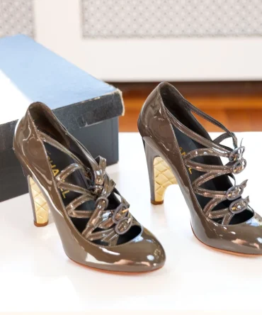 CHANEL Taupe Grey Patent Gold Quilted Heel Strappy Mary Jane Pumps (IT36, US6)
